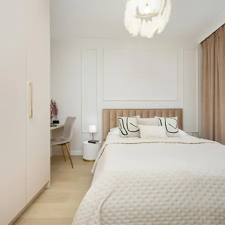 Stylish With Balcony 7th Floor By Renters *