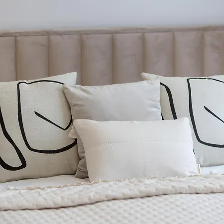 Stylish With Balcony 7th Floor By Renters Appartement