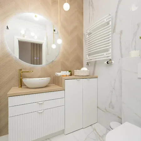 아파트 Stylish With Balcony 7th Floor By Renters