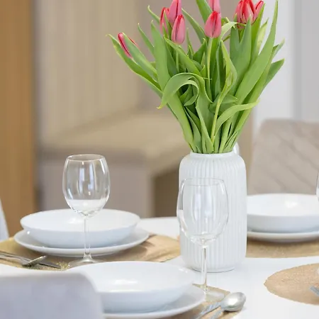 Stylish With Balcony 7th Floor By Renters *