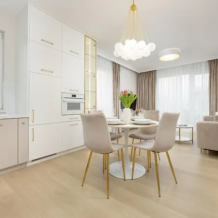 Stylish With Balcony 7th Floor By Renters Apartament *