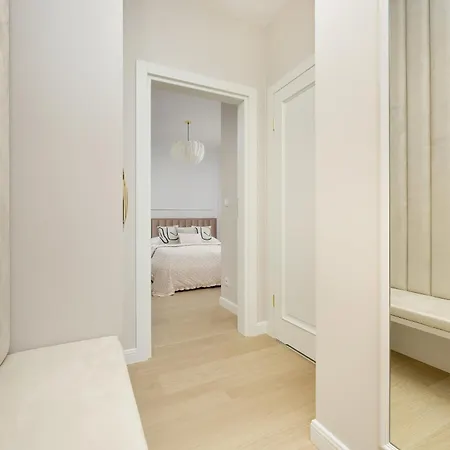 Stylish With Balcony 7th Floor By Renters * 바르샤바