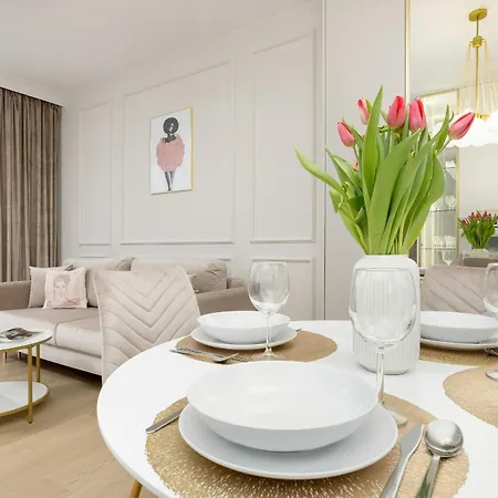 Stylish With Balcony 7th Floor By Renters * 바르샤바