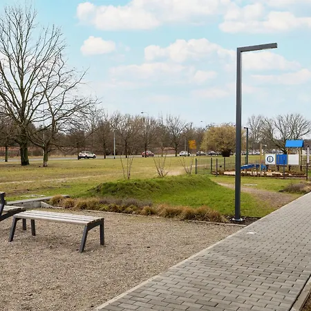 Stylish With Balcony 7th Floor By Renters 아파트